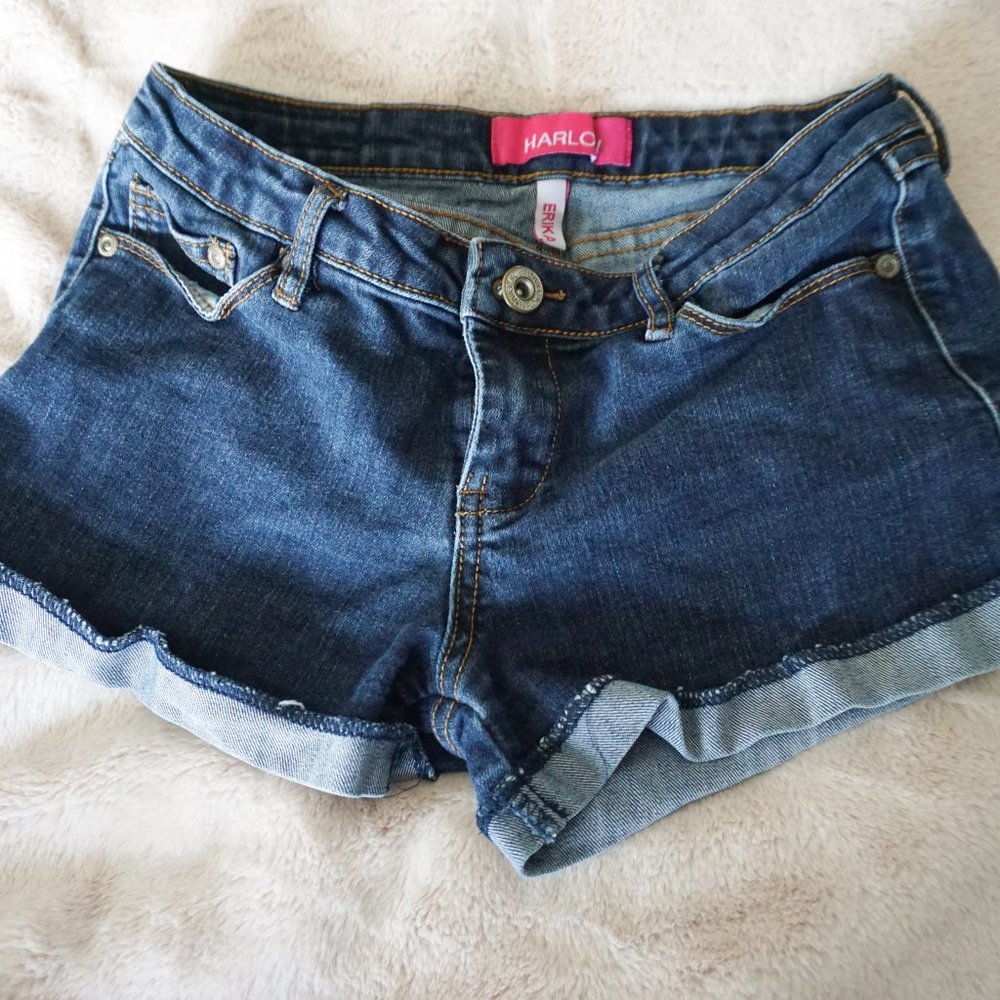 Low-rise denim shorts